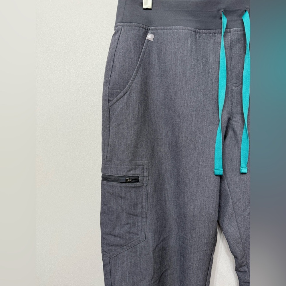 Figs Zamora Jogger Scrub Pants - Picture 10 of 13